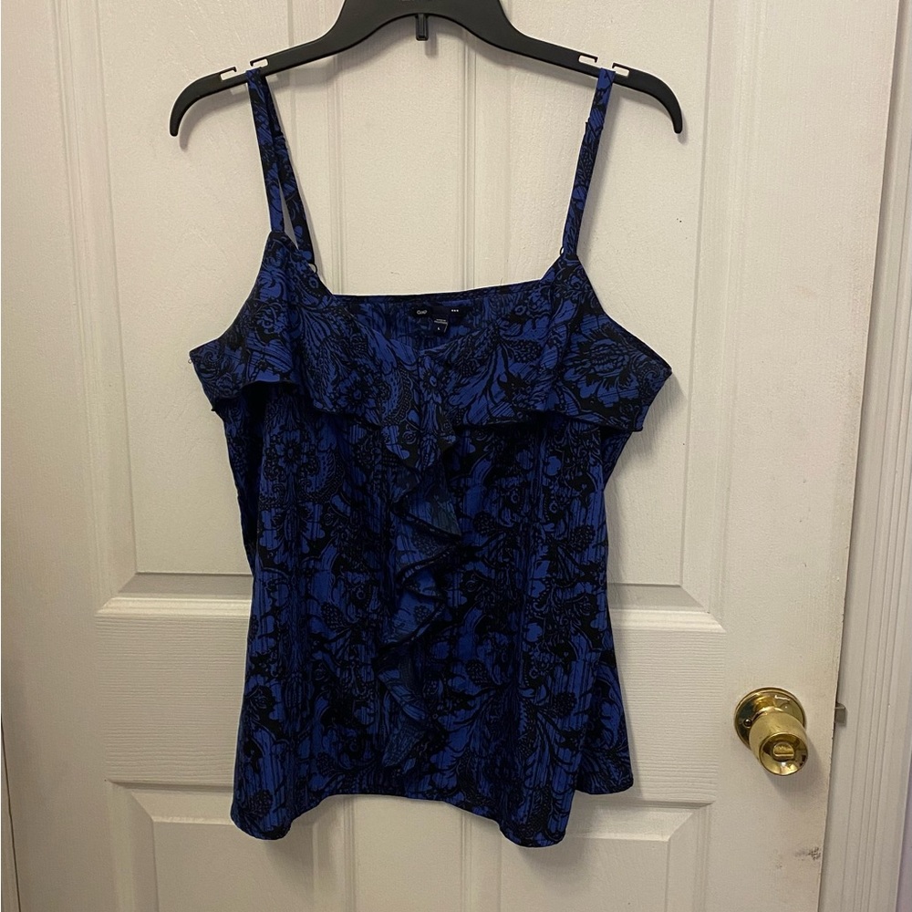 Gap midnight blue and black ruffled tank top.